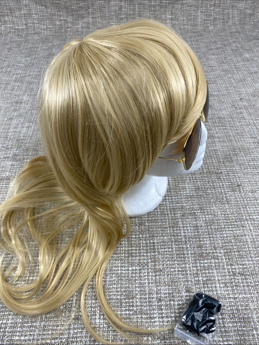 Blonde Synthetic Long Wig with Side Bangs - Stylish Women’s Hair